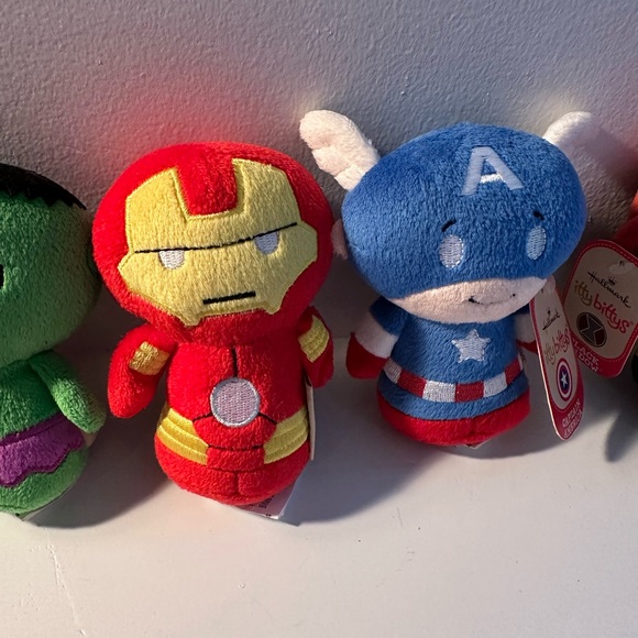 Smashing Set of 6 Marvel Heroes, Hallmark itty bitty’s ⭐️♥️ - Picture 3 of 9